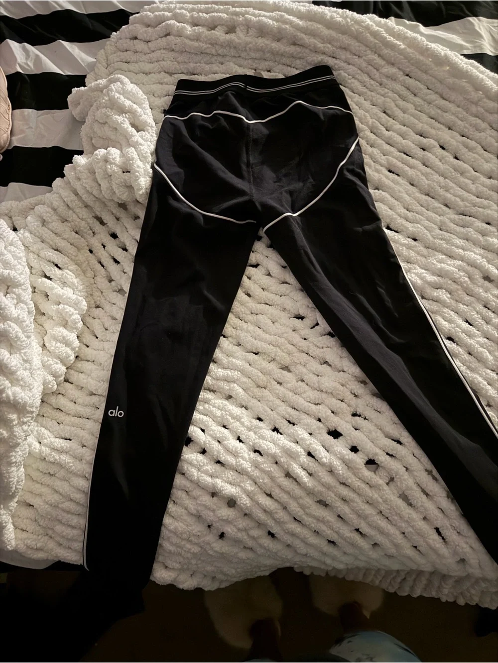 ALO Yoga Black Leggings with White Contrast Piping